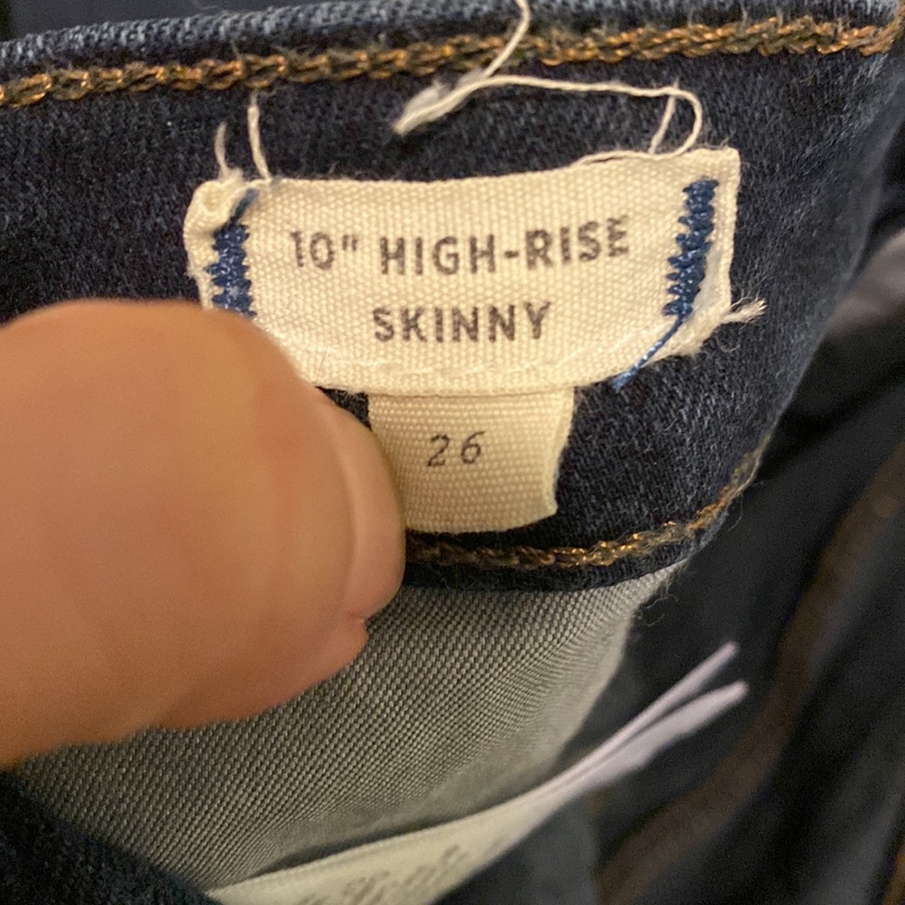 Madewell 10” High-Rise Dark Wash Skinny Jean - Picture 5 of 5